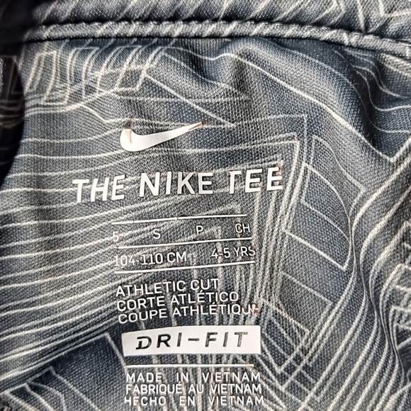 Nike bundle two shirt gray size 5 - Picture 3 of 3